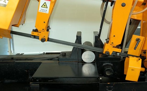 杨林街道数控带锯床自动送料精度会出现偏差吗？